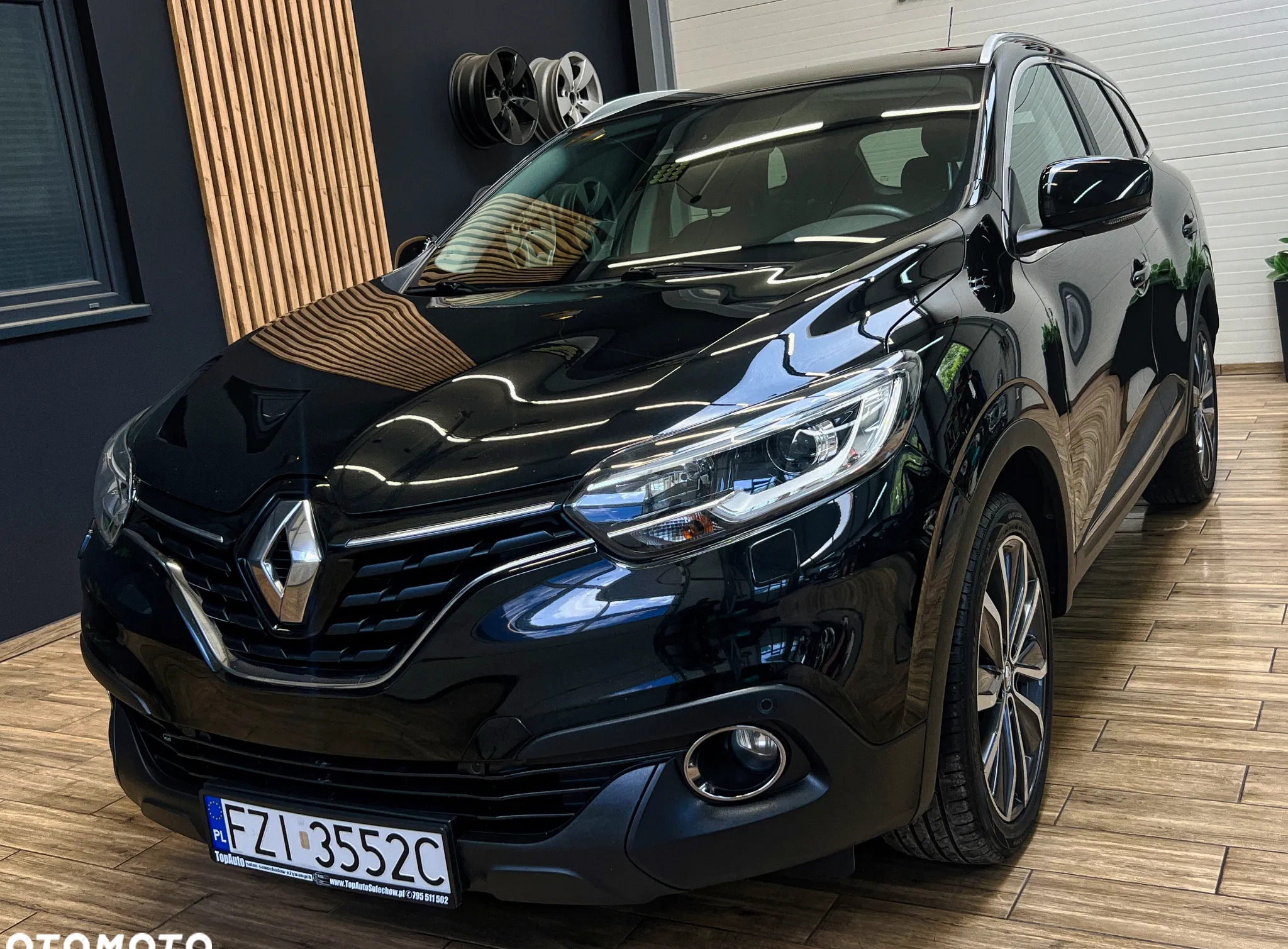 Renault Kadjar cena 59900 przebieg: 140000, rok produkcji 2017 z Gdańsk małe 667